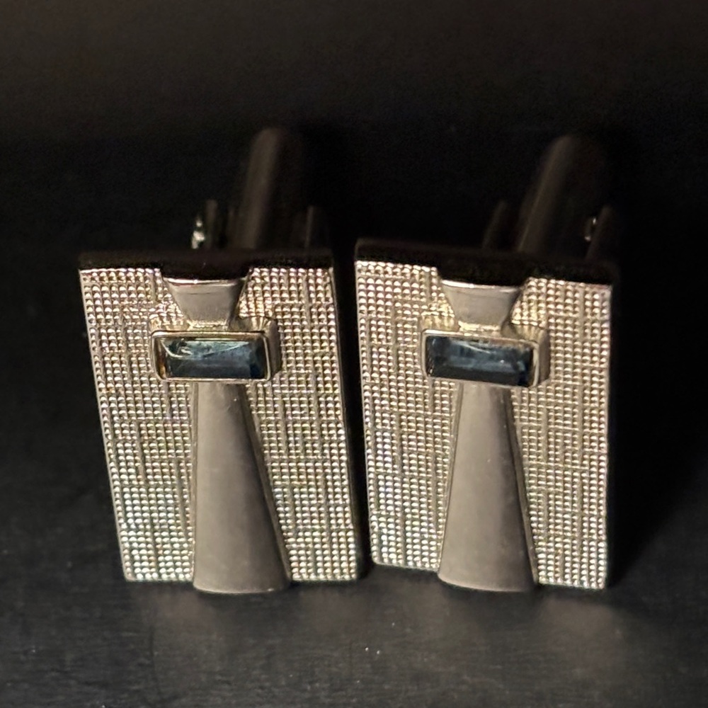 🔴Rectangular Cufflinks, Silver Textured With Blue Stone Vintage
